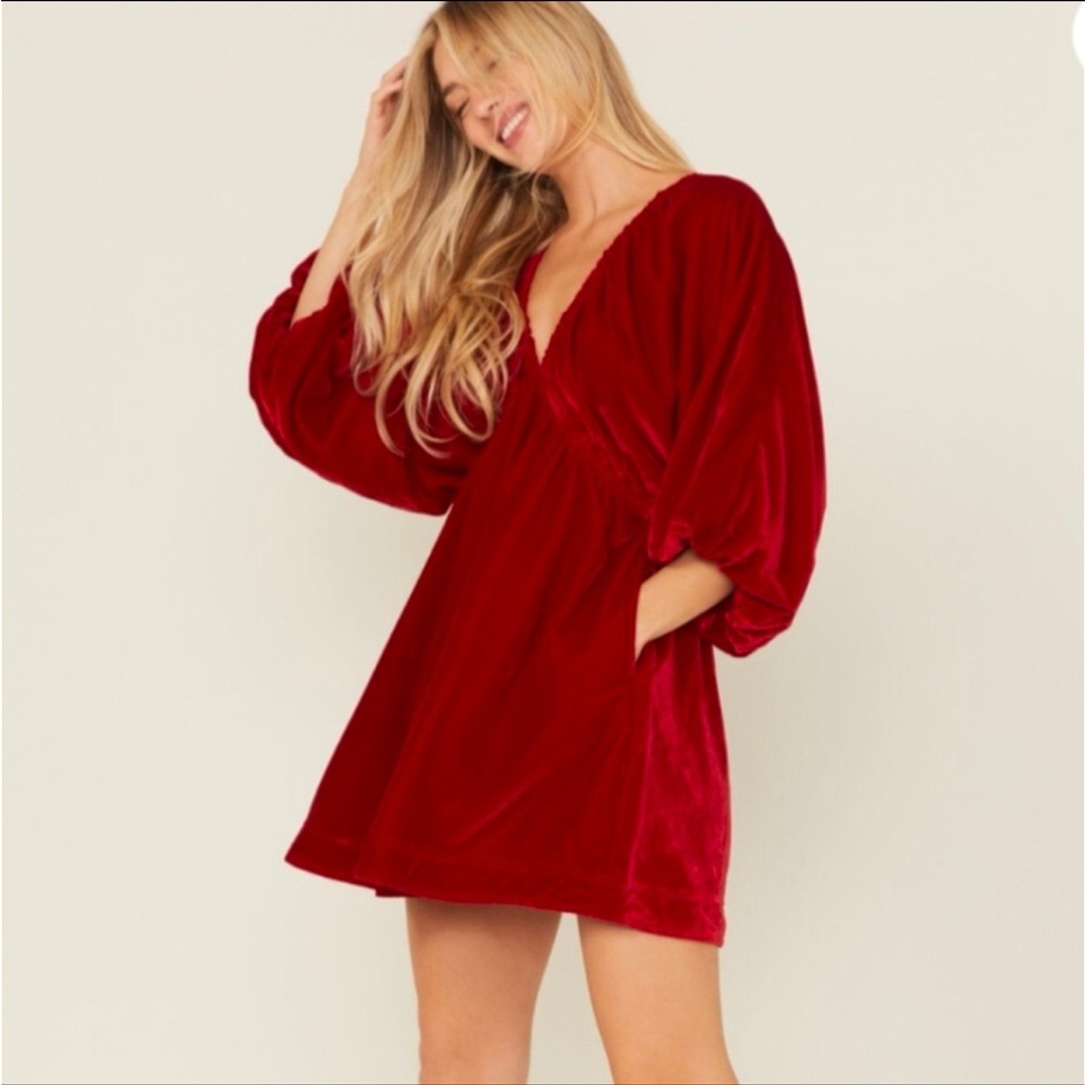 Free People Portia velvet mini. Size small, Like new! Worn once. Color Rubies
